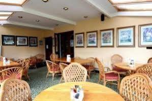 Connemara Gateway Hotel Oughterard Buitenkant foto
